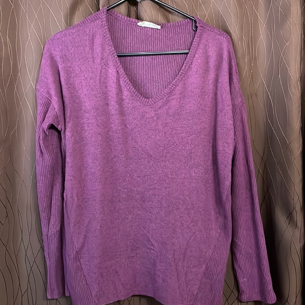 V neck sweater